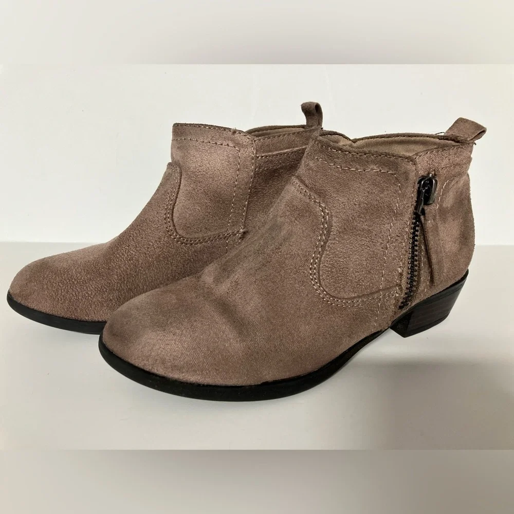 Arizona “Callahan” Girl’s Ankle Boots, Size 1 M, Side Zippers, Block Heel